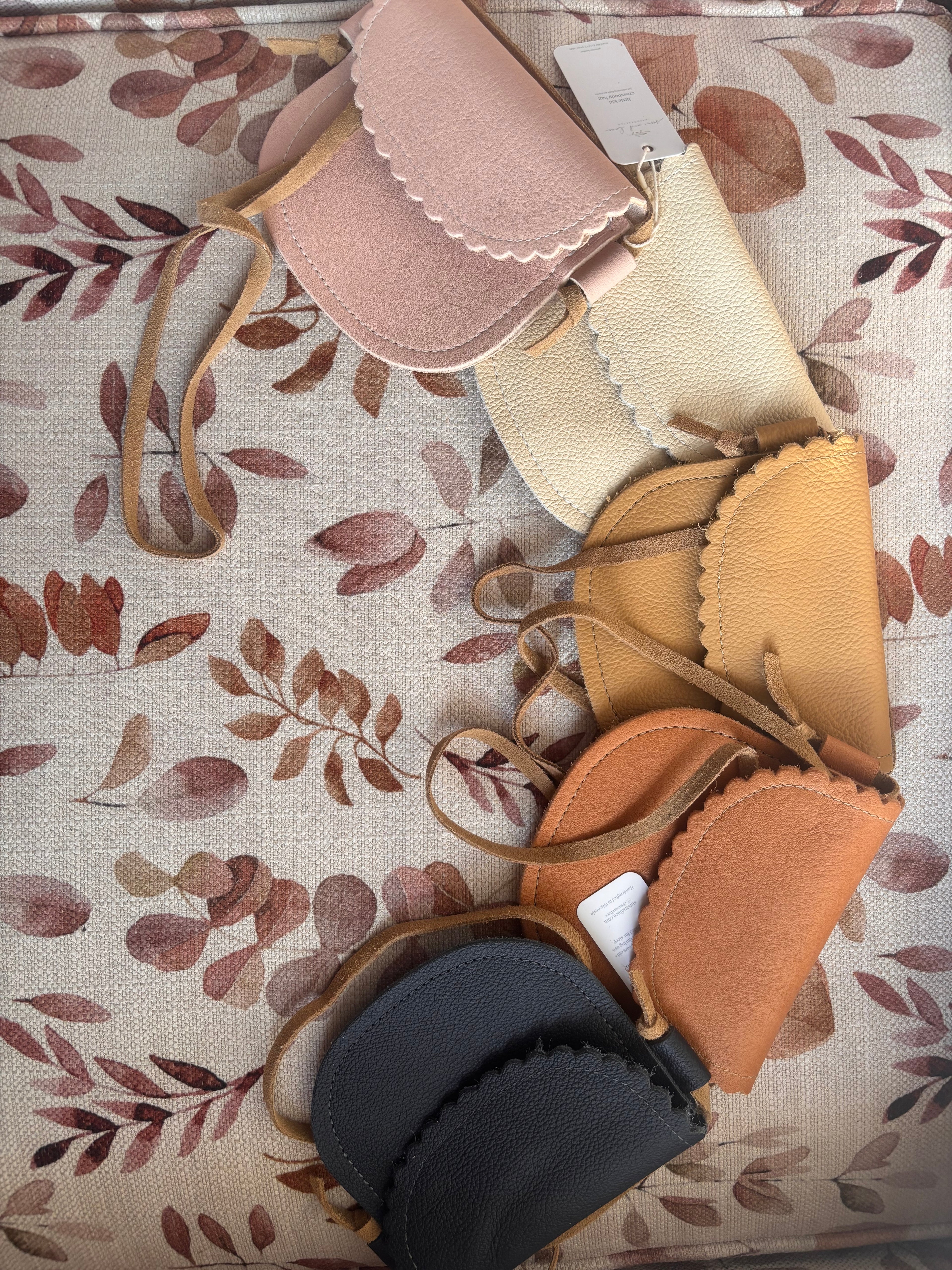 Little Girl Scalloped Leather Purse in Blush