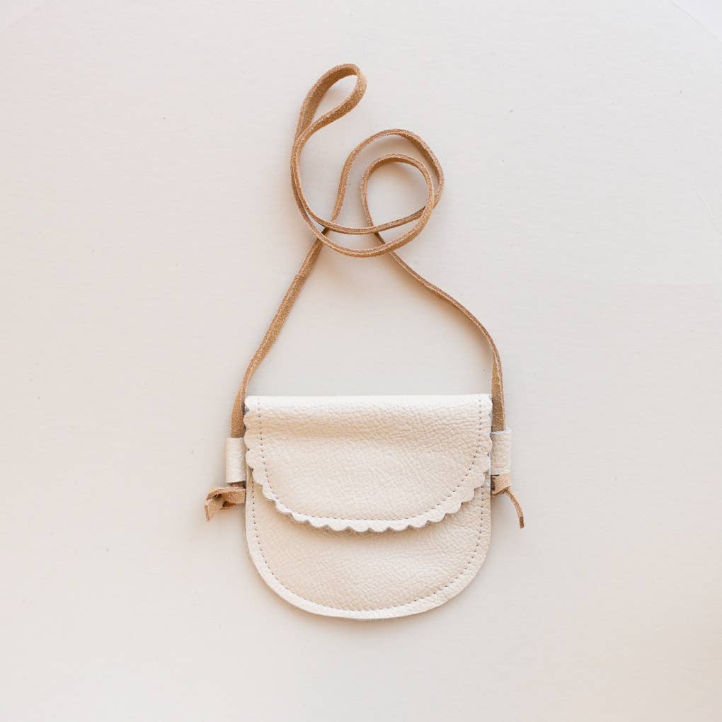 Little Girl Scalloped Leather Purse in Cream